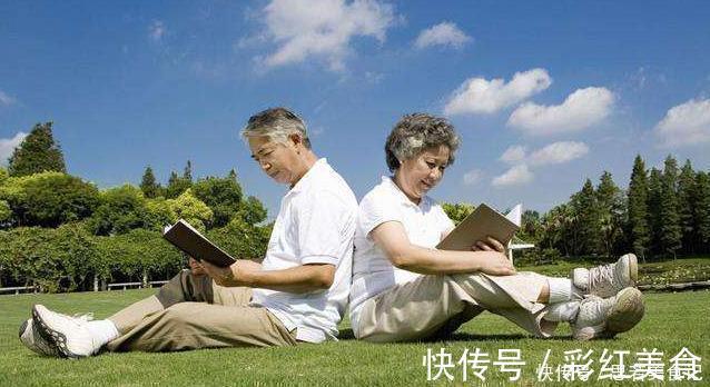 李奶奶|百岁老人谈养生经验,长寿秘诀不是走路,而是睡前做到“3不要”