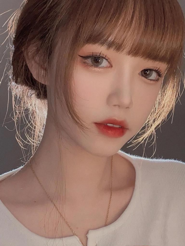 刘海别乱剪,长脸适合蛋卷型,心形脸适合齐刘海,你是哪种脸型