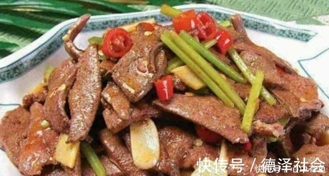 强身健体|人到古稀更需养生,多吃3物,喝2种饮品,健脑强身,还有助长寿