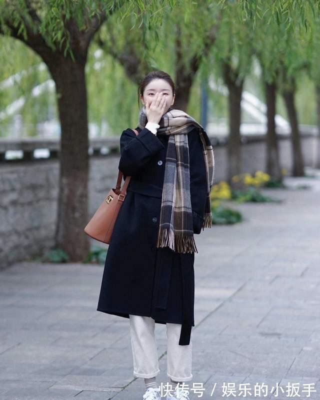 大衣服 秋冬大衣内搭选什么才好看,记住几个搭配技巧,让你变成大美女