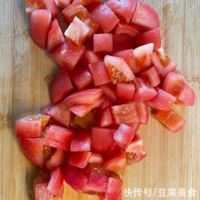 西红柿炒鸡蛋|这样的#夏日开胃餐#西红柿炒鸡蛋你吃过吗？