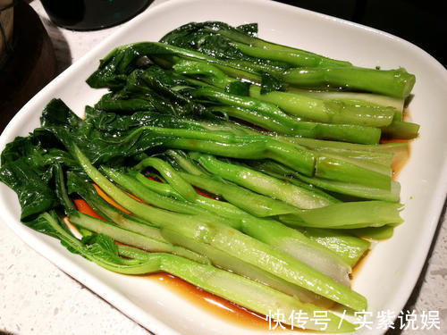 优选|美食优选萝卜烧肥肠、猪肉炖粉条、糖醋鸡翅、白灼小油菜的做法