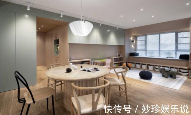 电视机|家里有孩子，客厅别买沙发了，电视机也别要，学她家这样装更实用