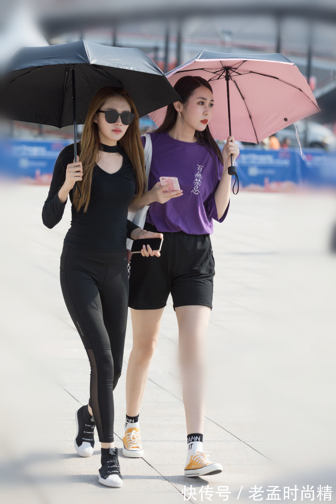 优雅|街拍,作为女生,就是要展现出自己优雅的曲线!