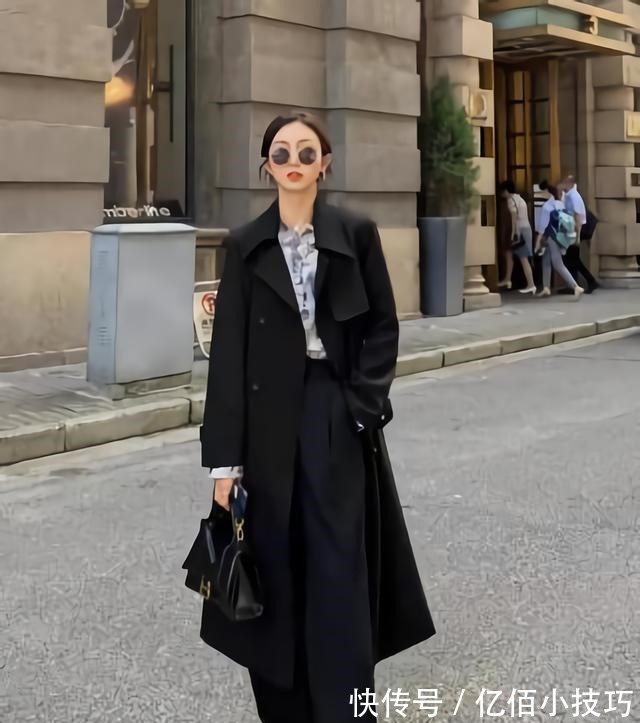 风格 黑色风衣优雅动人,如何搭配下身呢这几种搭配可以尝试一下!