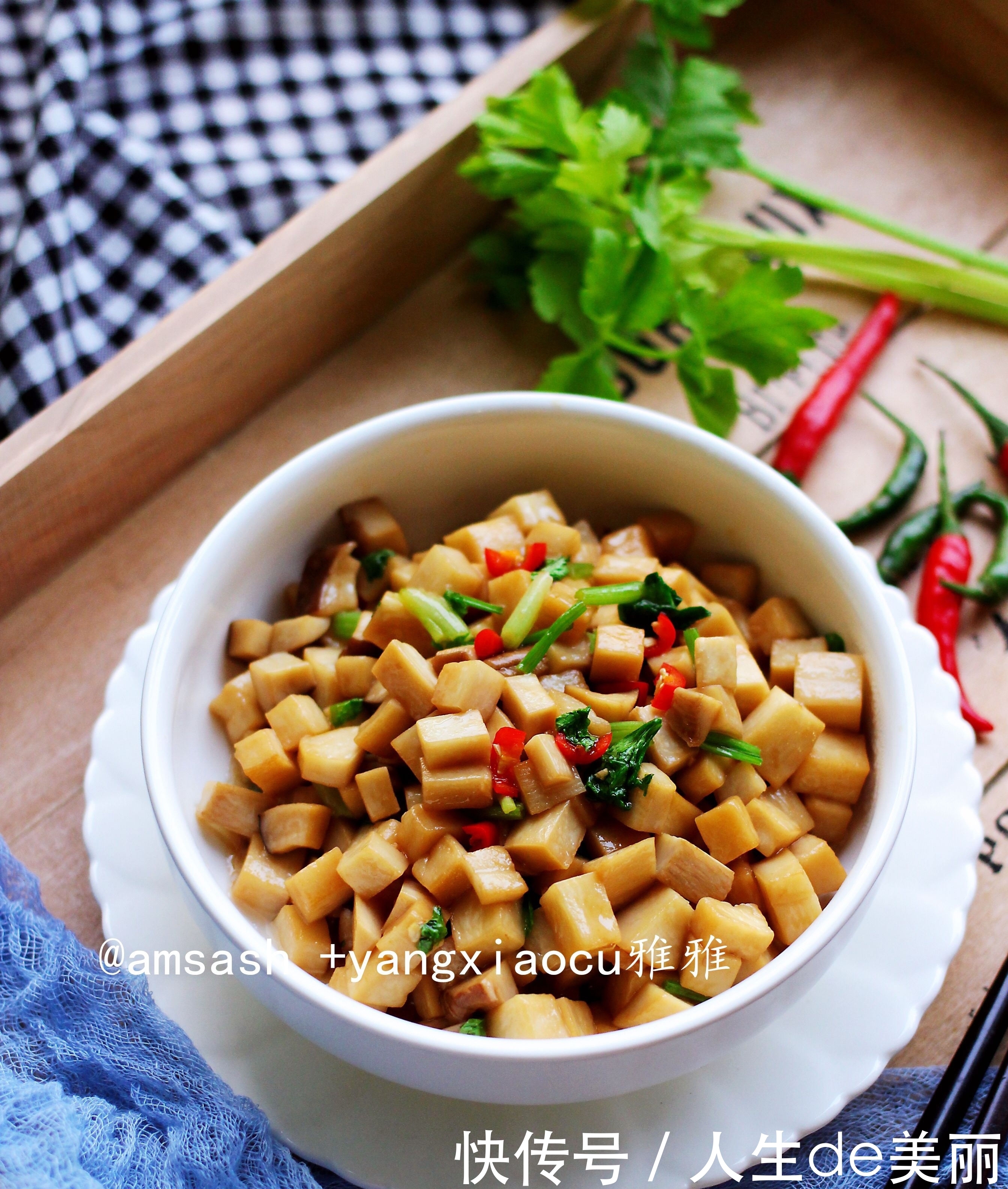 杏鲍菇最好吃的做法,不加盐和水,比肉还好吃,上桌就被抢光了!