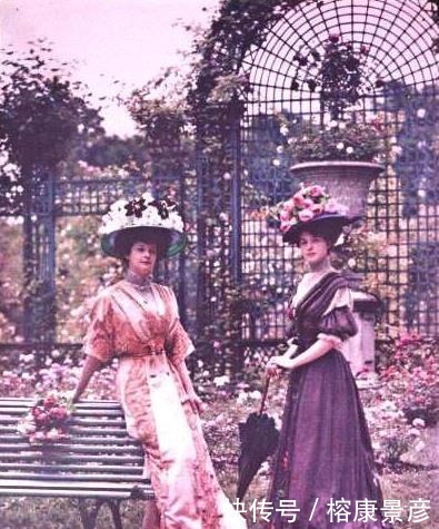 恬静|百年前女性老照片:西欧的妖娆,俄国的恬静,中国的纯真