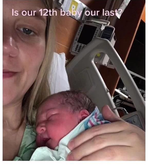 罗文|美国32岁女子生下第12个宝宝,家中孩子多,一周要换600片