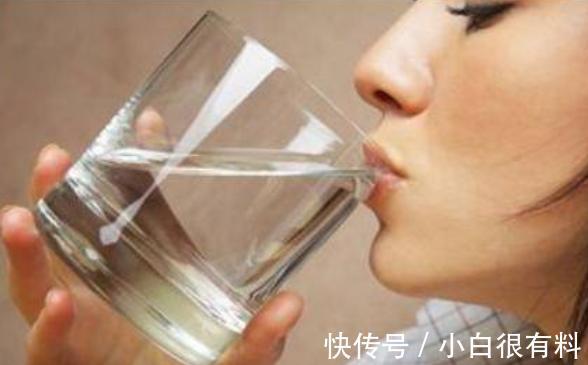 喝茶|喝白开水的人与长期喝茶的人相比,哪个更健康?