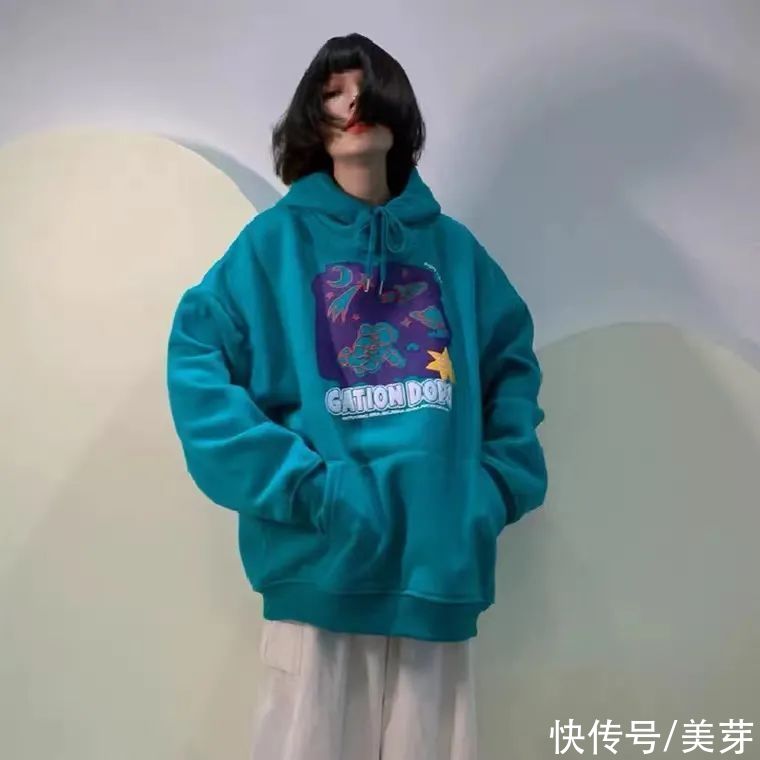 大衣里面穿什么？这4款绝美内搭，让你时髦一整个冬天