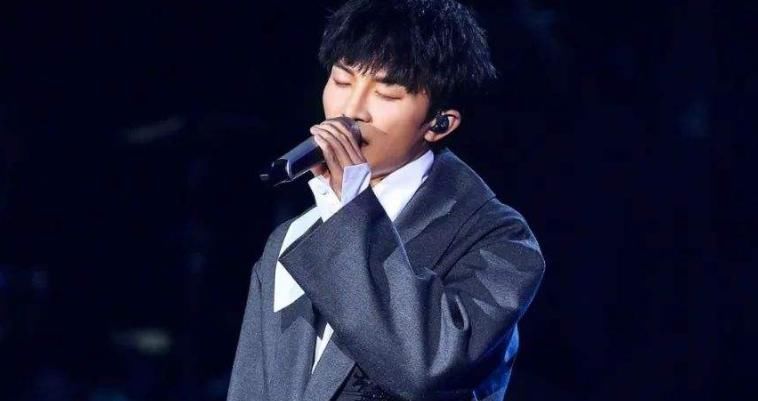 歌手奇袭歌手艾热惹众议,萧敬腾华晨宇无缘歌王,网友不想看了