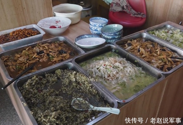 无锡乡镇上的早酒馆,3元一碟小菜配白酒,80岁大爷一顿喝半斤