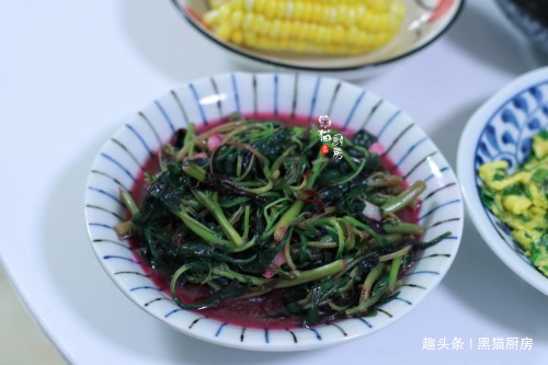 同事来做客,我准备了8菜1汤,半小时端上桌,吃个精光汤也不剩