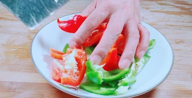 干锅土豆片很多人做错了,大厨教你几个技巧,味道十足,好吃下饭