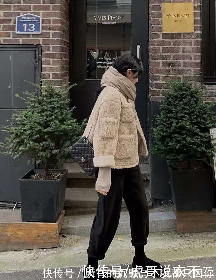 外套|今年超级流行的羊羔毛大衣,这样穿才不会显“臃肿”,快学起来吧