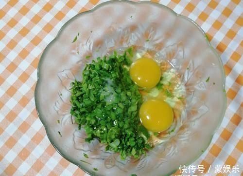 香椿炒鸡蛋,先炒香椿还是先炒蛋都错了,难怪口感不鲜美软嫩