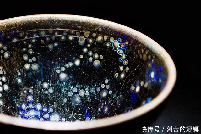 日本专家发现国宝,估价2500万,中国老太我们这80元一只