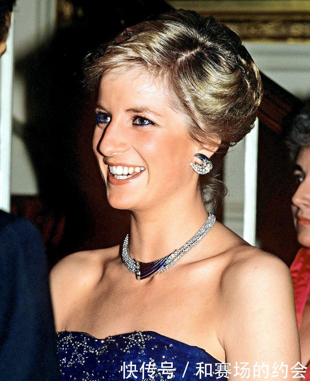 风华正茂的美人与珠宝更配“英伦玫瑰”戴安娜戴珠宝的样子真美
