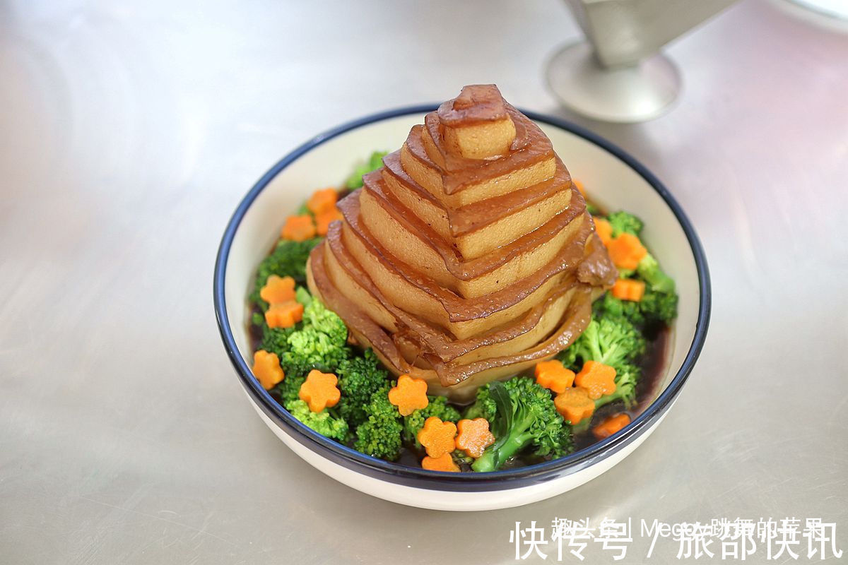 入味|想了20年的宝塔肉,第一次就成功了,蒸着吃入味又下饭,太香了