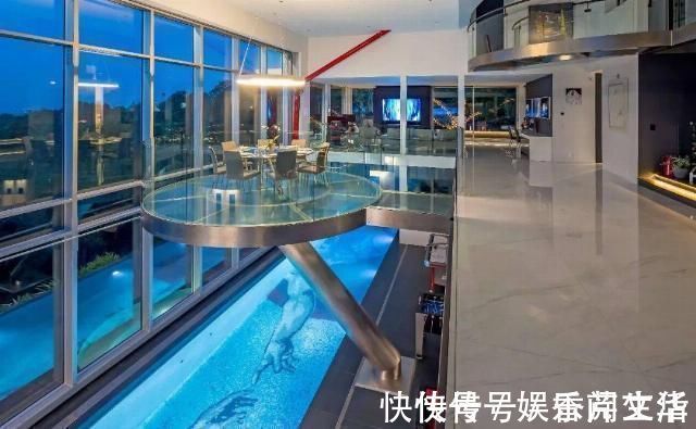 升降板|为了给老公圆梦,她砸7000万耗时三年把家改成“宇宙飞船”,网友这妻子从哪找的