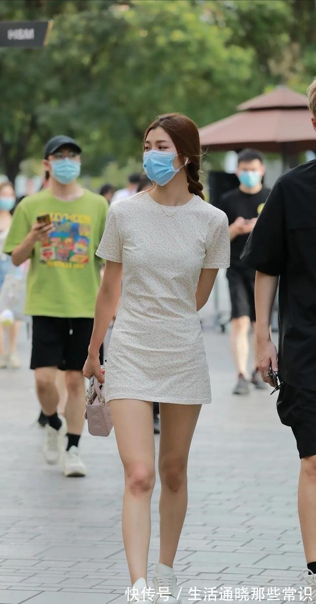 半身裙 紧绷束腰的瑜伽裤,简单得体的款式下,风靡街头!