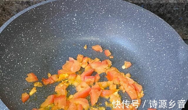 好喝|入秋后,天气干燥多给家人喝这道汤,做法简单营养全面,好喝不贵!