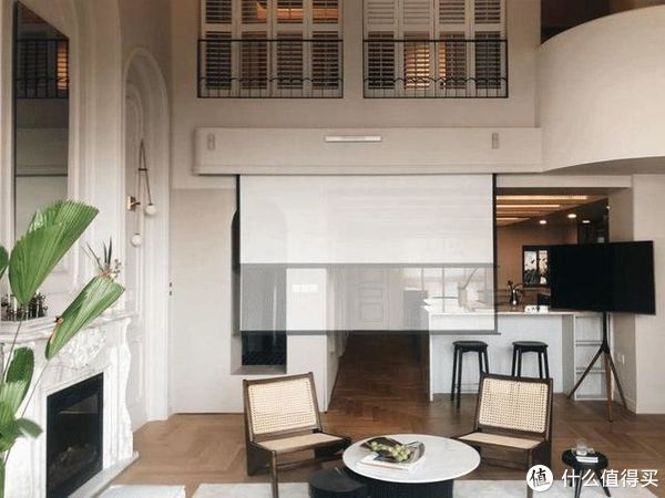 夫妻|成都夫妻家中的高级场面：凭一个楼梯就圈粉无数，职住一体太爽了