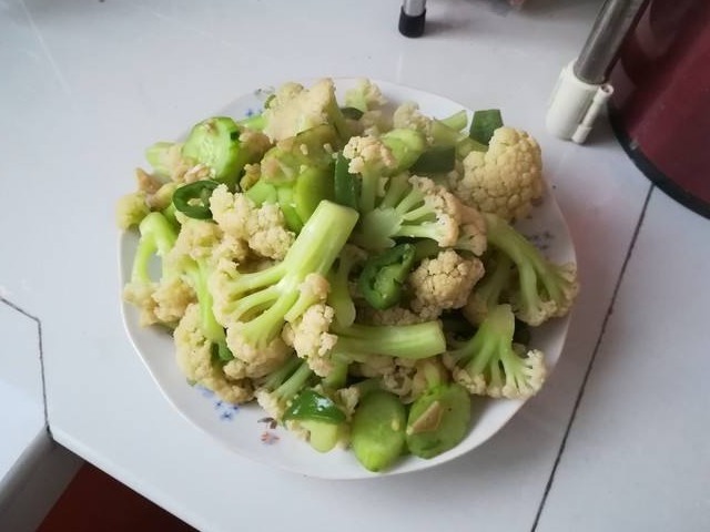 老年人|青椒配此菜一起炒，老年人常吃，软化血管有奇效，快告诉家里人