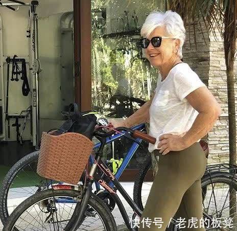 臀部|臀部肌肉松弛下垂如何解决？坚持这组动作，练出翘臀