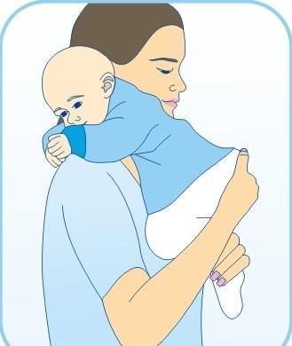 关节|妈妈抱宝宝姿势不对,易造成脊椎弯曲,这些常见错误可能你也在犯