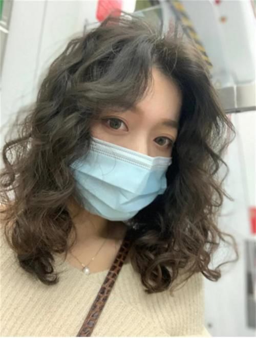 刘海|短发比长发更容易彰显自己的风格，清爽利落，简约又不失高级