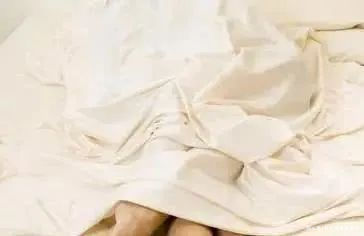 高血脂|寿命短的女人,手上会发出3种信号,若一个不占,说明你还算健康