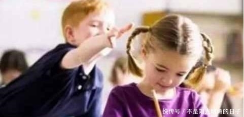 爸爸|孩子在幼儿园受欺负,回家哭诉,爸爸的反应让宝妈竖起大拇哥