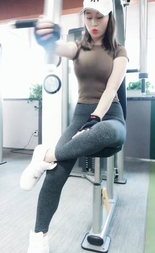 优雅|小姐姐瑜伽裤魅力,好身材呼之欲出,优雅时尚!