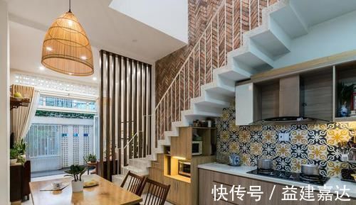复式|一家3口卖掉城里房子，回农村花2年建栋复式，现在的家又大又舒服