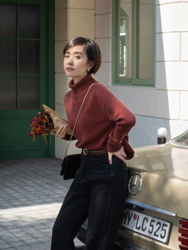 姐妹 优雅女人的衣橱里必备“毛衣”,尽显熟龄美,你心动了吗?