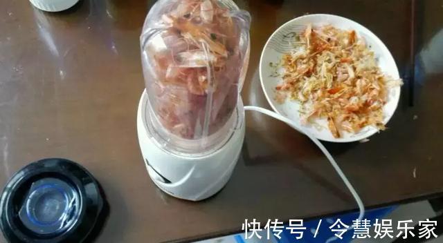 这2种“壳”丢了太可惜，埋花土里3年不板结，种什么花都旺！