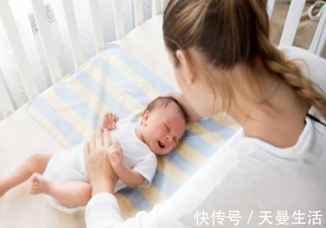 动作|宝宝睡觉时的4种动作,暗示了大脑发育程度,全都占了的恭喜了