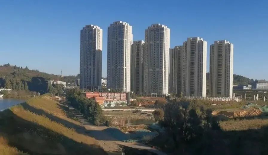 焦点君|大华在云南那么猛有无风险? 一二一大街项目已建起围挡