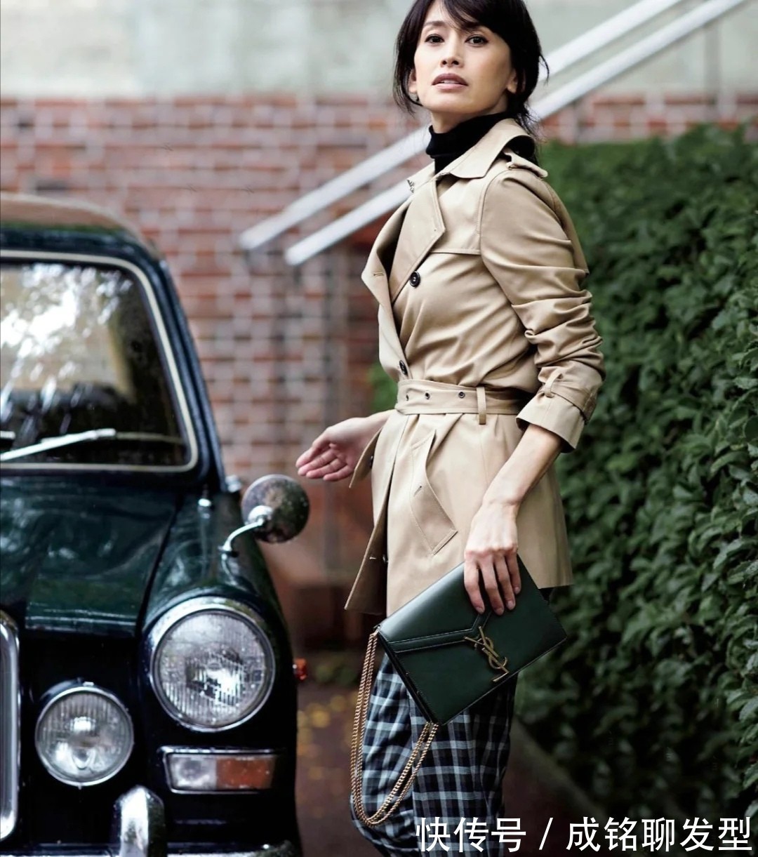 穿衣服|年近五十的女人,穿衣服要记牢这“三要”法则,提示衣品又显年轻