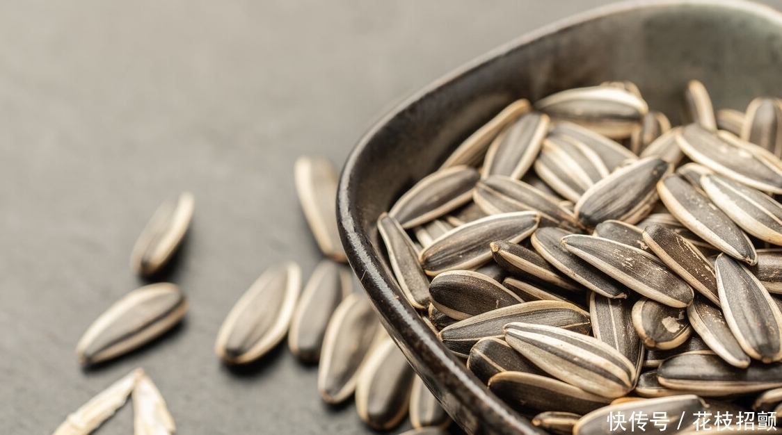 47岁大姐不吃肥肉,确诊脑梗,医生提醒:1种“零食”偷偷堵住血管