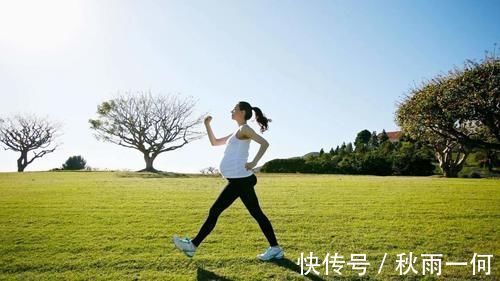 马甲线|怀孕8个月,马甲线清晰可见,分娩后身体立即恢复,却被网友骂惨