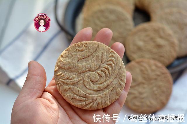 糖粉|教你个百搭饼干配方,粗粮杂粮全麦随意换,13分钟出炉酥香好吃