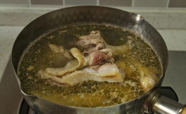 冷空气来袭，保暖御寒给家人多煮汤，营养好喝，增强体质防感冒