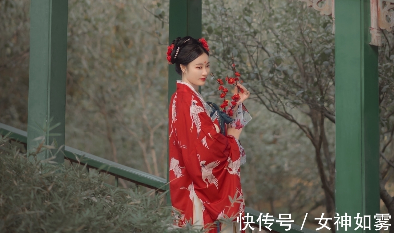 金枫!诗·八首丨淤泥深处寻佳偶,嫁与清香捧玉来