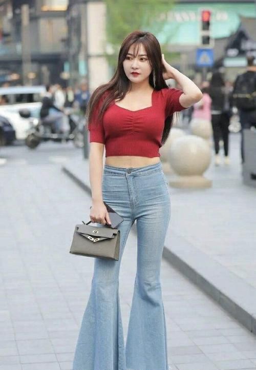 “胯大”的女人需谨慎,穿搭遵循以下原则,“凹凸感”不请自来!