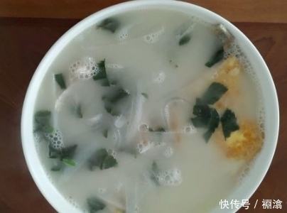 锅中|天冷常喝这碗汤,鲜美可口有营养,6块钱煮一大锅,比肉汤还好喝