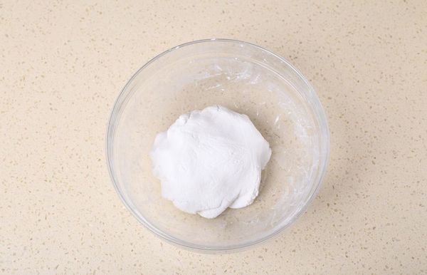  黑芝麻与糯米粉的巧妙混合，令人垂涎欲滴，一吃就上瘾