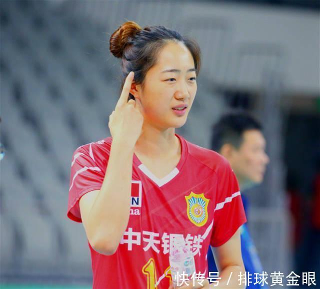 江苏女排|王辰玥晒出近照！退役让江苏女排难进四强，培养小副攻是她的任务