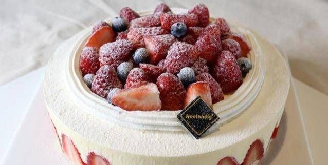 如何烤出美味可口的小清新草莓蛋糕,这些步骤一定要注意